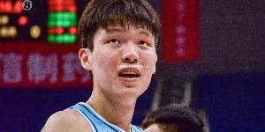 2025世界俱乐部杯-心态被打炸！杨瀚森全场陷入犯规困扰最终6犯离场 仅得2分